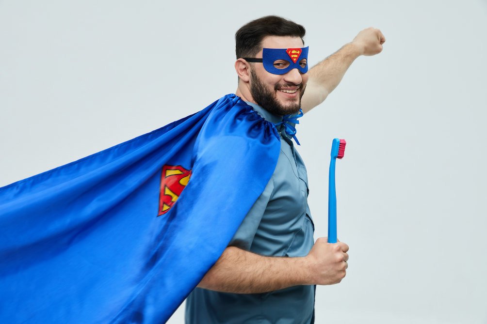 Стоматолог в образе Бэтмена