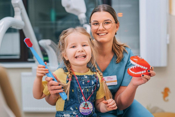 Чистка зубов методом Air Flow у детей