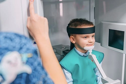 Мальчик на КТ зубов